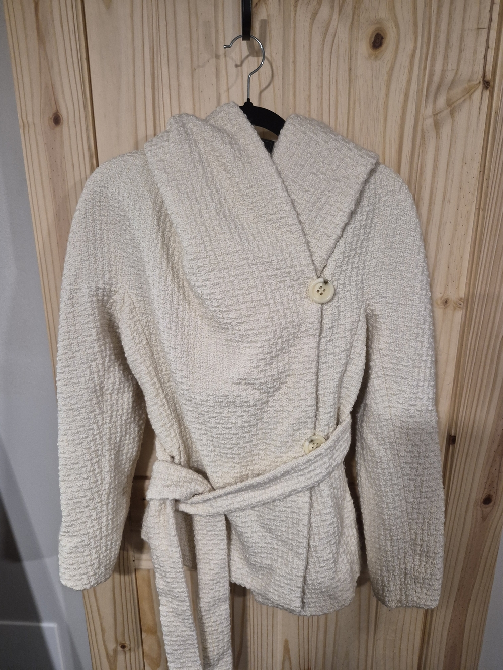 BCBGMaxAzria Cream Shawl-Collar Belted Bouclé Jacket